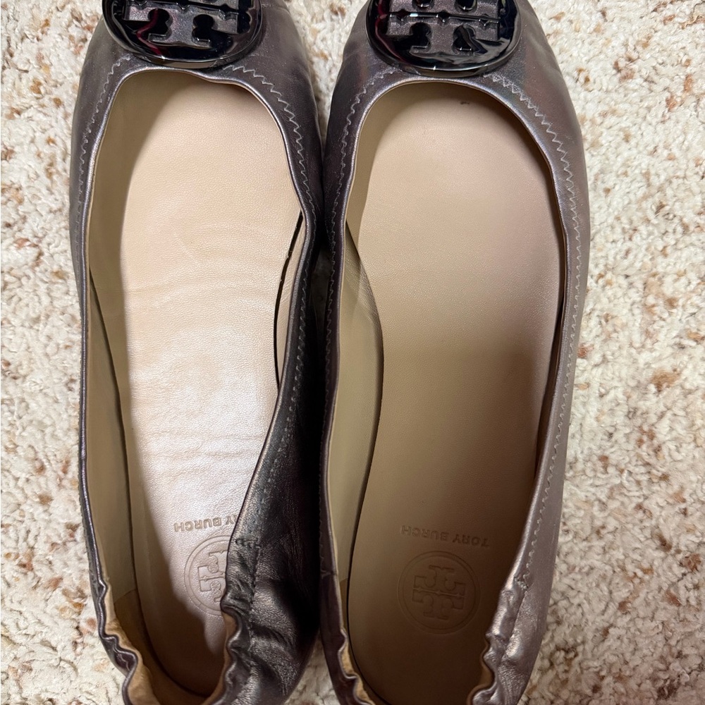 Tory Burch Women's Silver Flats with Logo Detail